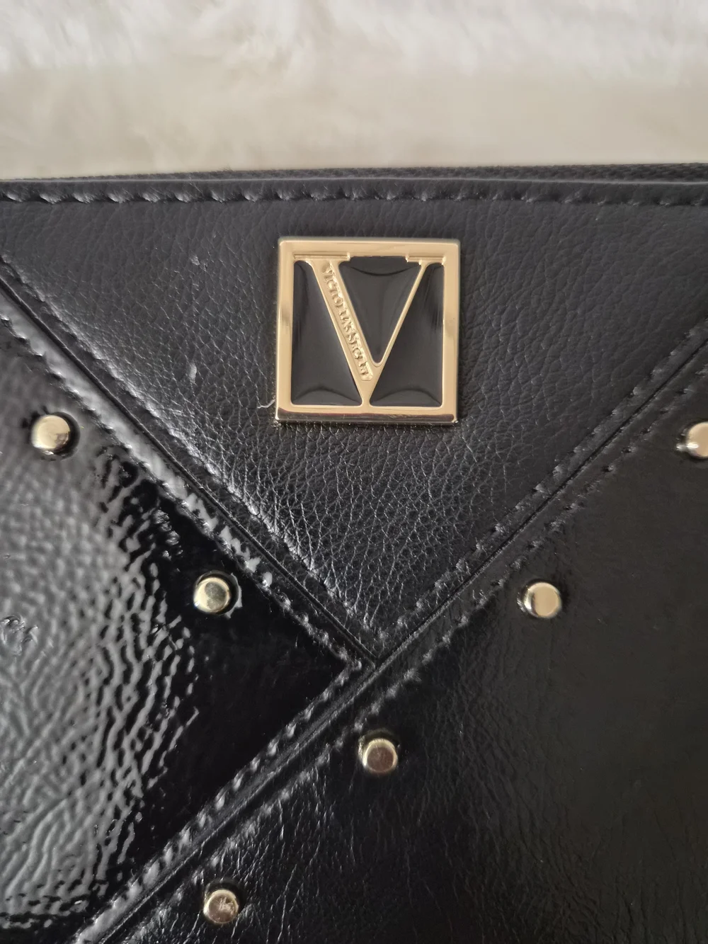 Victoria's Secret Black Patent Zip-Around Wallet with Gold Studs - Picture 4 of 10